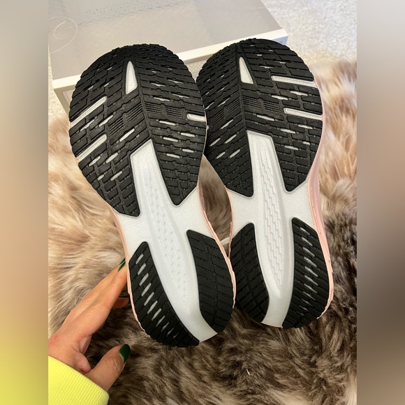 Brooks Women's Launch Athletic Shoes - White and Pink - Picture 8 of 8